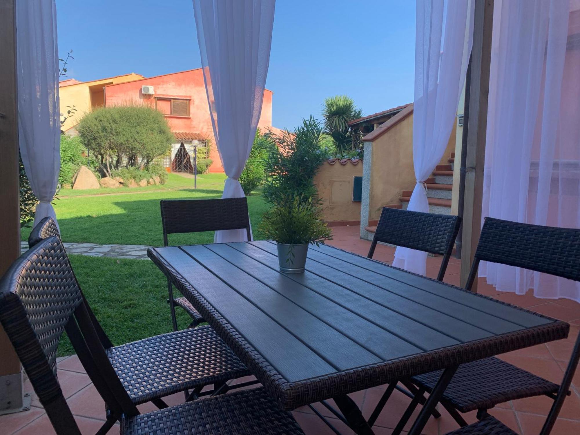 Casa Smeralda: Con Giardino E Vicino Al Mare Punta Molara Eksteriør bilde